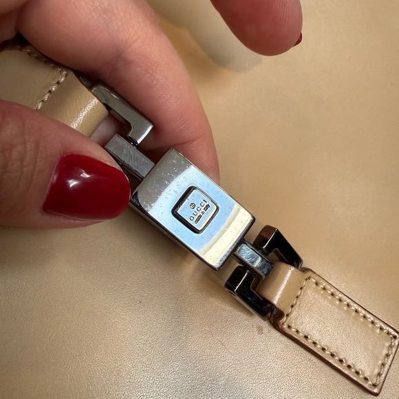 Authentic Vintage Gucci Jackie Piston Buckle Shoulder Bag- Beige Leather - Picture 6 of 13